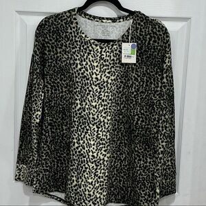 Chic Animal Print Long Sleeve Top